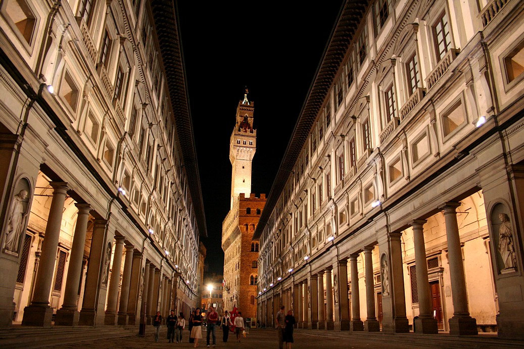 The Uffizi facade, the building that holds the Botticelli rooms among its many galleries.